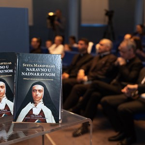 U Vijencu predstavljena knjiga „Sveta Maravillas – naravno u Nadnaravnom“